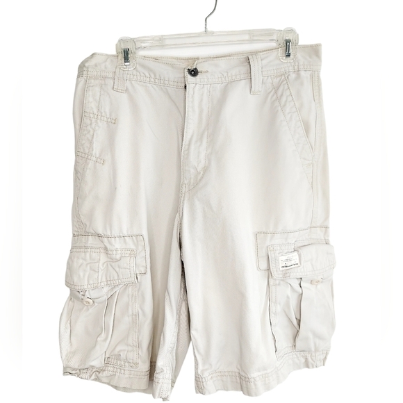 Levi's Men's Cargo Shorts Men's Size 31 Cargo Khaki Tan 100% Cotton Red Tag - Picture 1 of 12